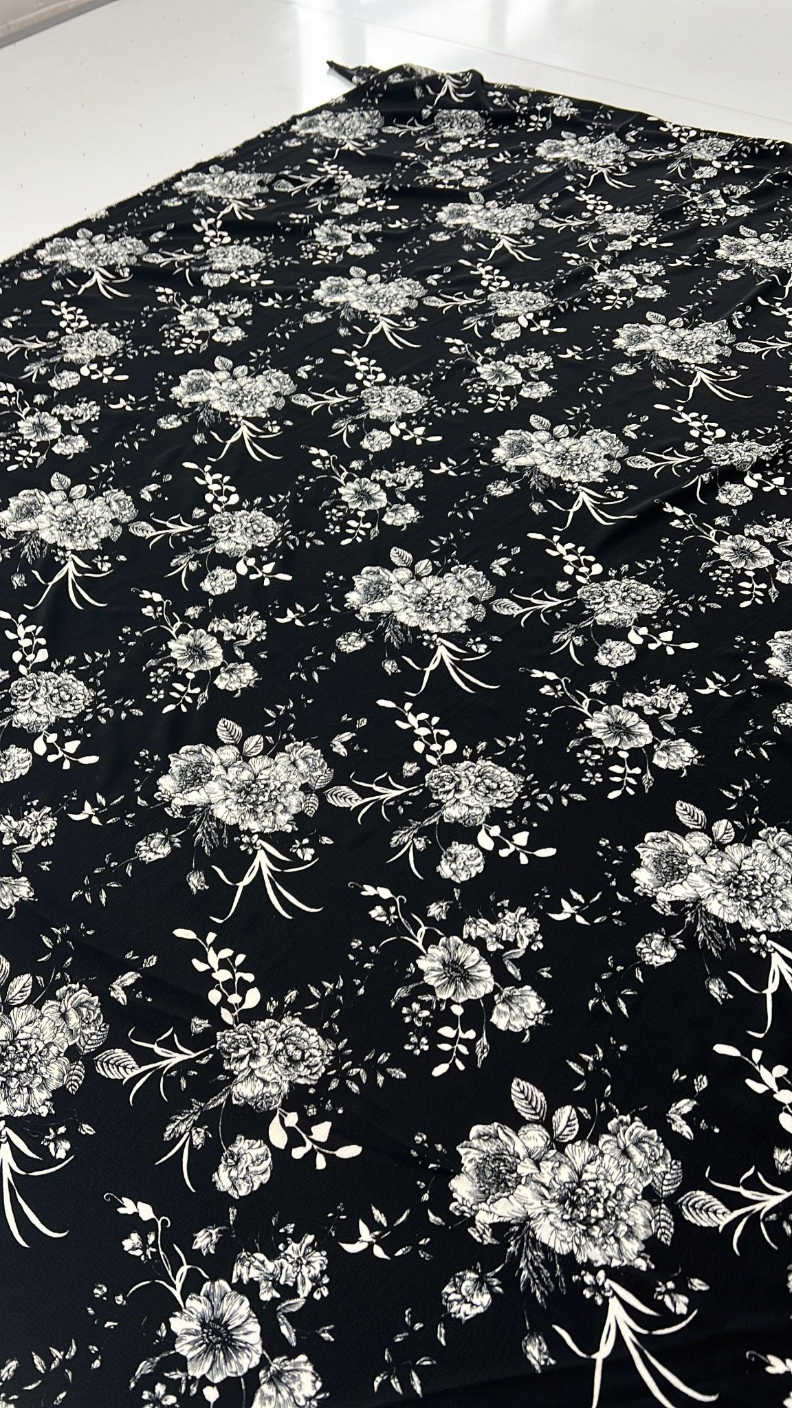Black White Floral Print Lightweight Bubble Crepe Fabric - T9 Fabrics