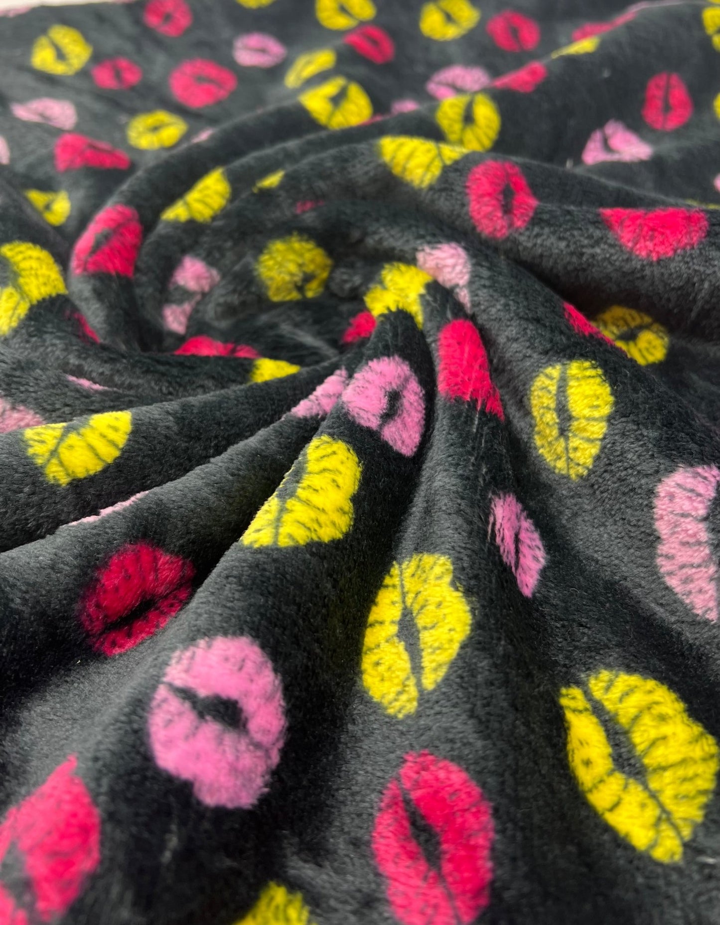 Bubs Lips Cuddle Fleece Fabric Blanket Loungewear - T9 Fabrics