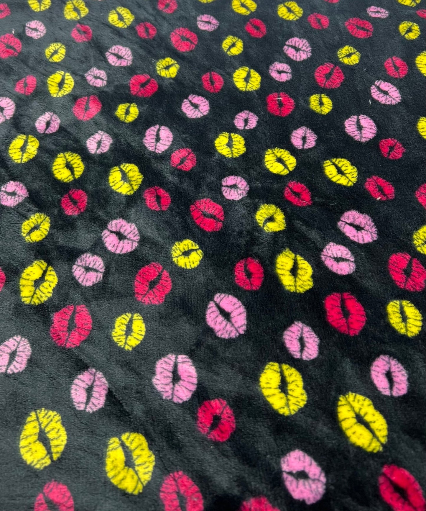 Bubs Lips Cuddle Fleece Fabric Blanket Loungewear - T9 Fabrics