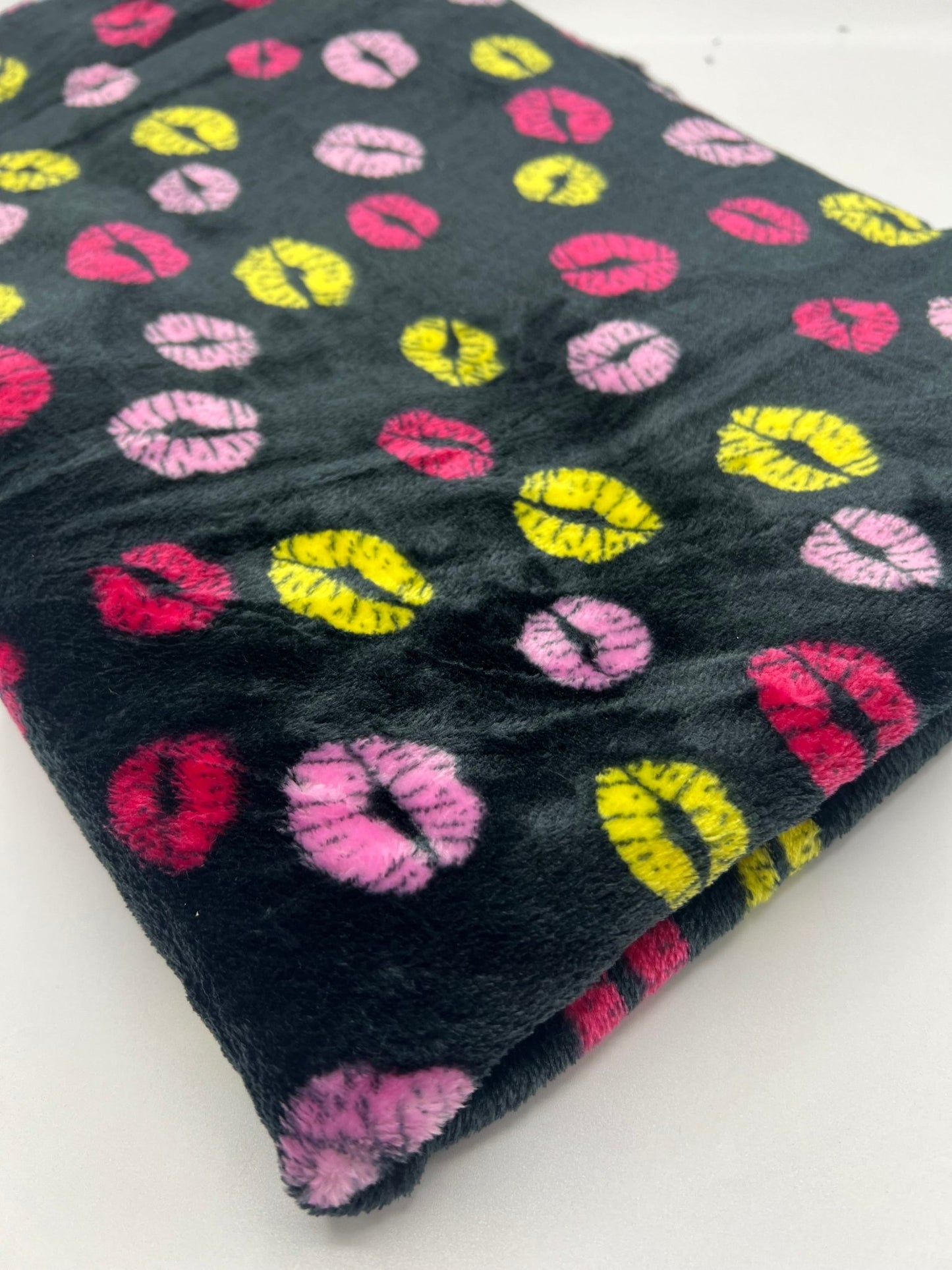 Bubs Lips Cuddle Fleece Fabric Blanket Loungewear - T9 Fabrics
