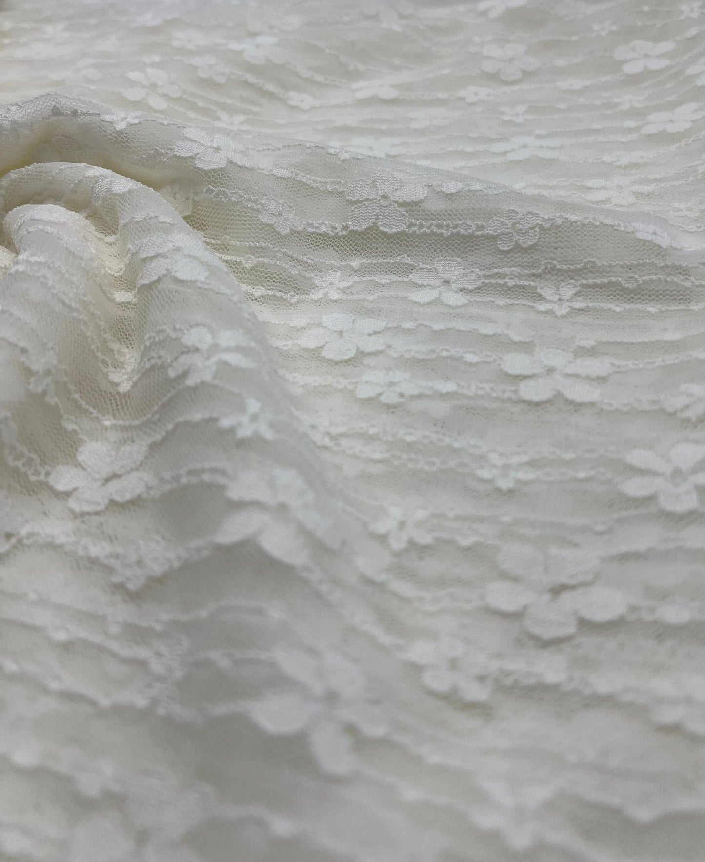 Cream Ditsy Floral Scalloped Edge Lace Fabric Stretch - T9 Fabrics
