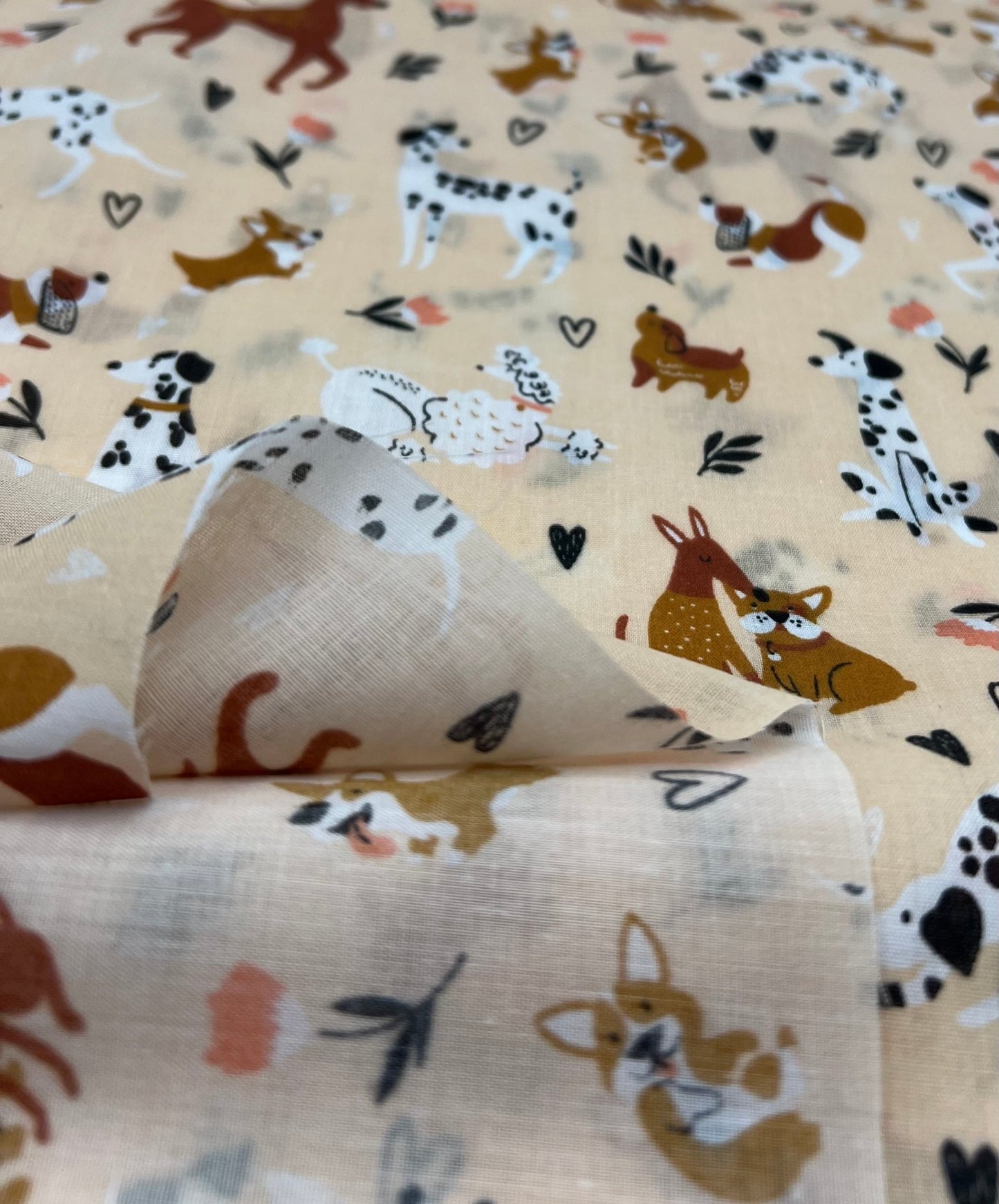 Dogs Daisies Printed Poly Cotton 90 GSM 80/20 44 Inch Non Stretch - T9 Fabrics