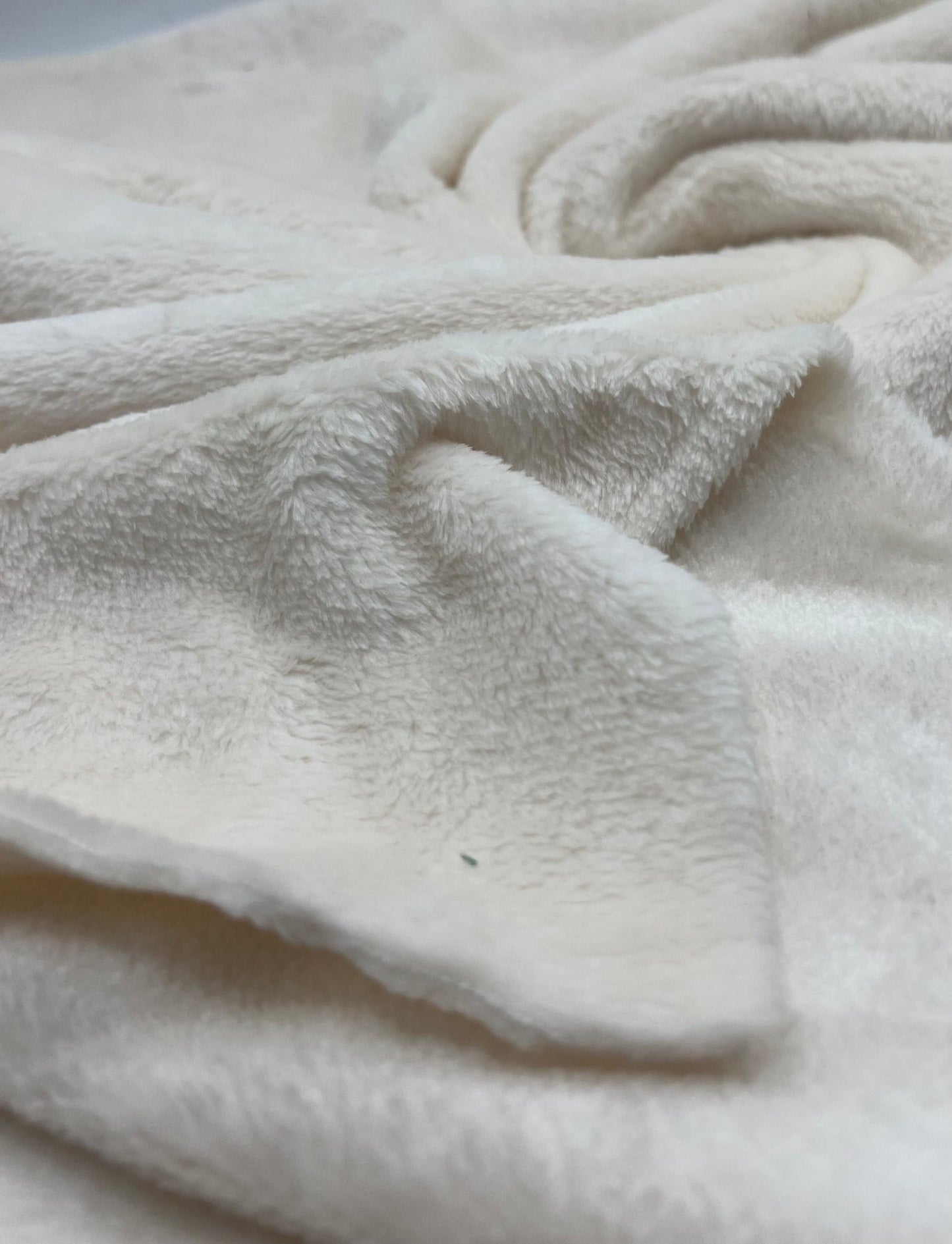 Ivory Super Soft Plain Cuddle Fleece Fabric Blanket Loungewear - T9 Fabrics