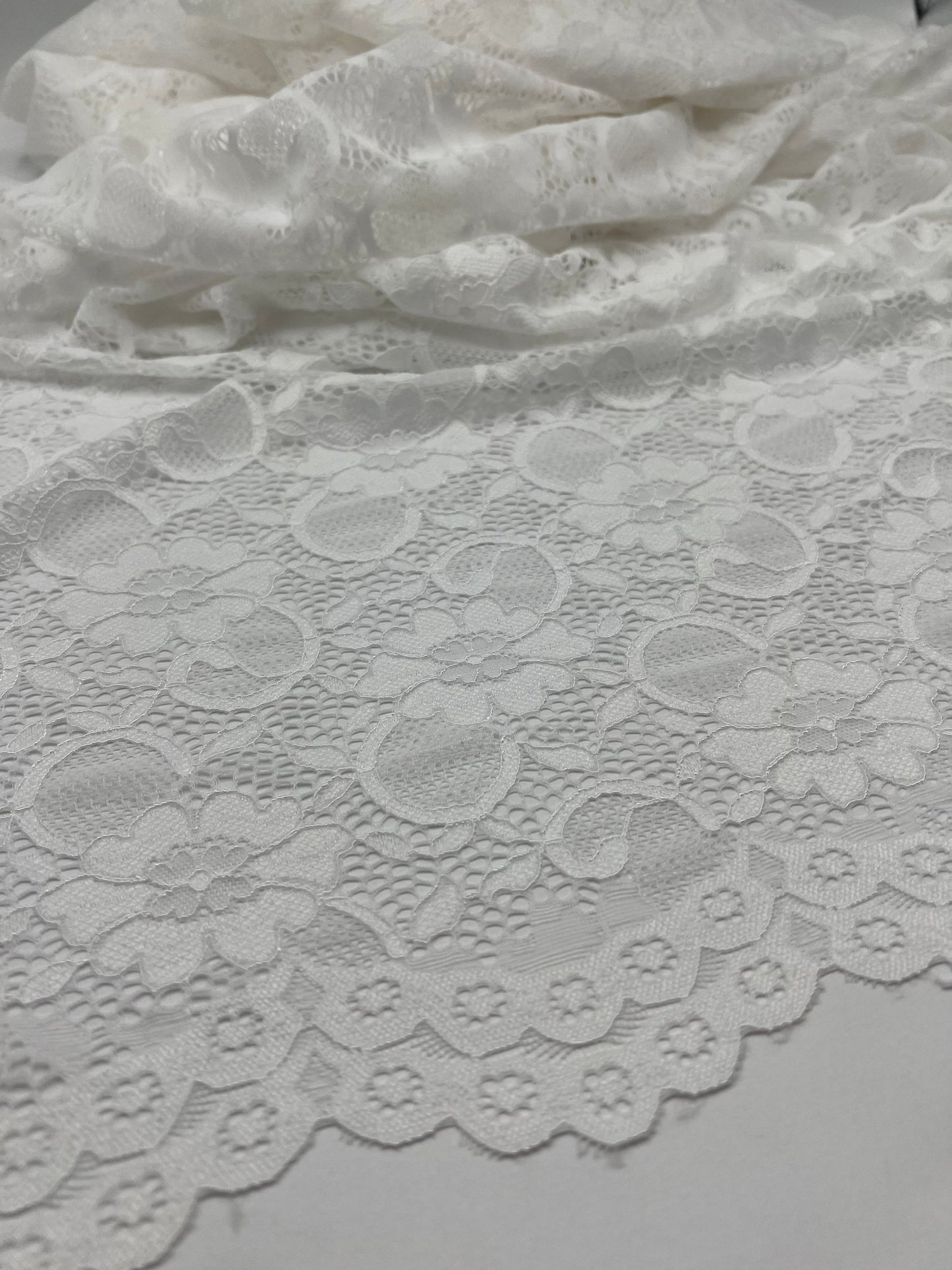White Flower Scalloped Edge Floral Lace Fabric Stretch - T9 Fabrics