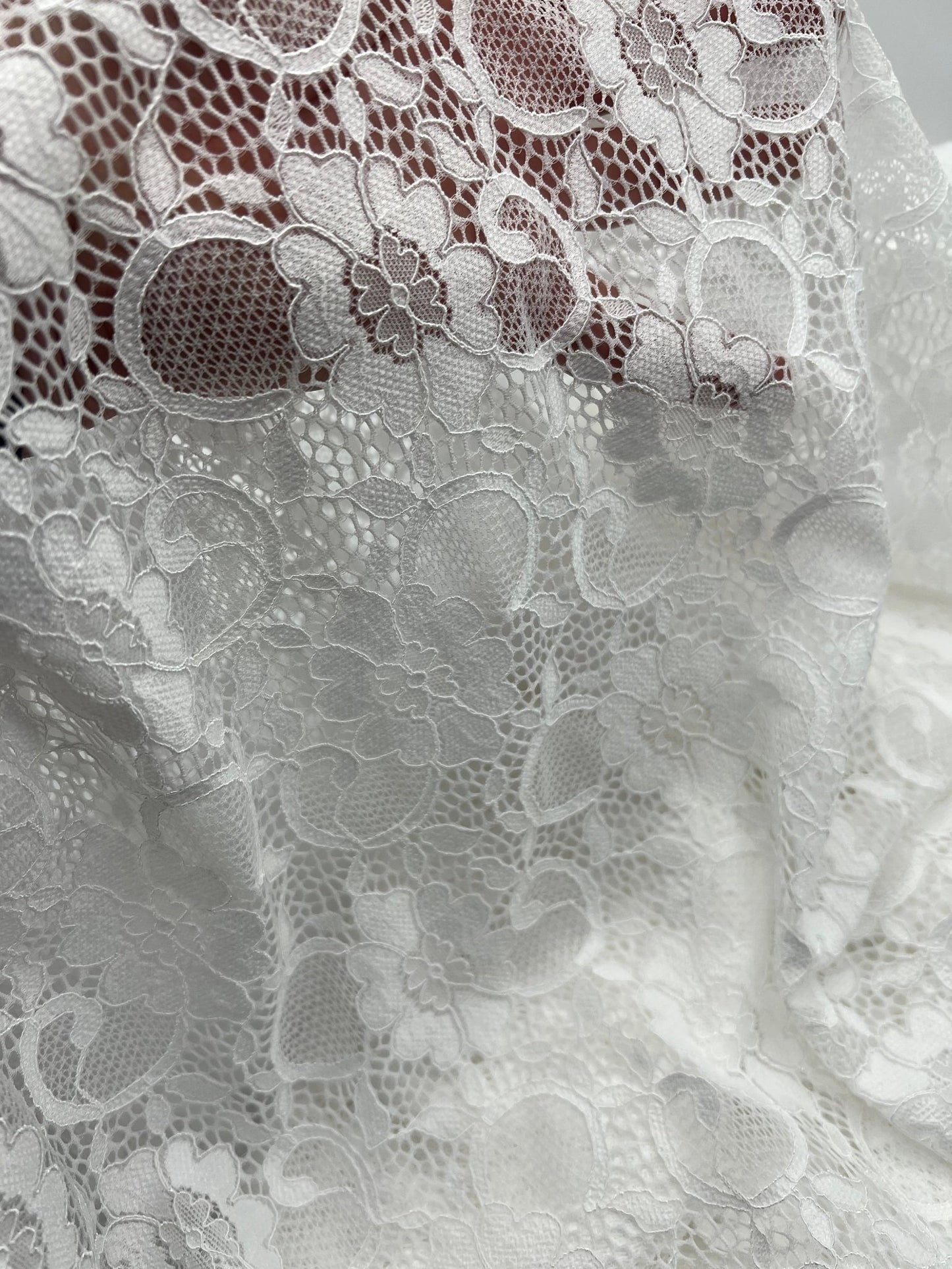 White Flower Scalloped Edge Floral Lace Fabric Stretch - T9 Fabrics