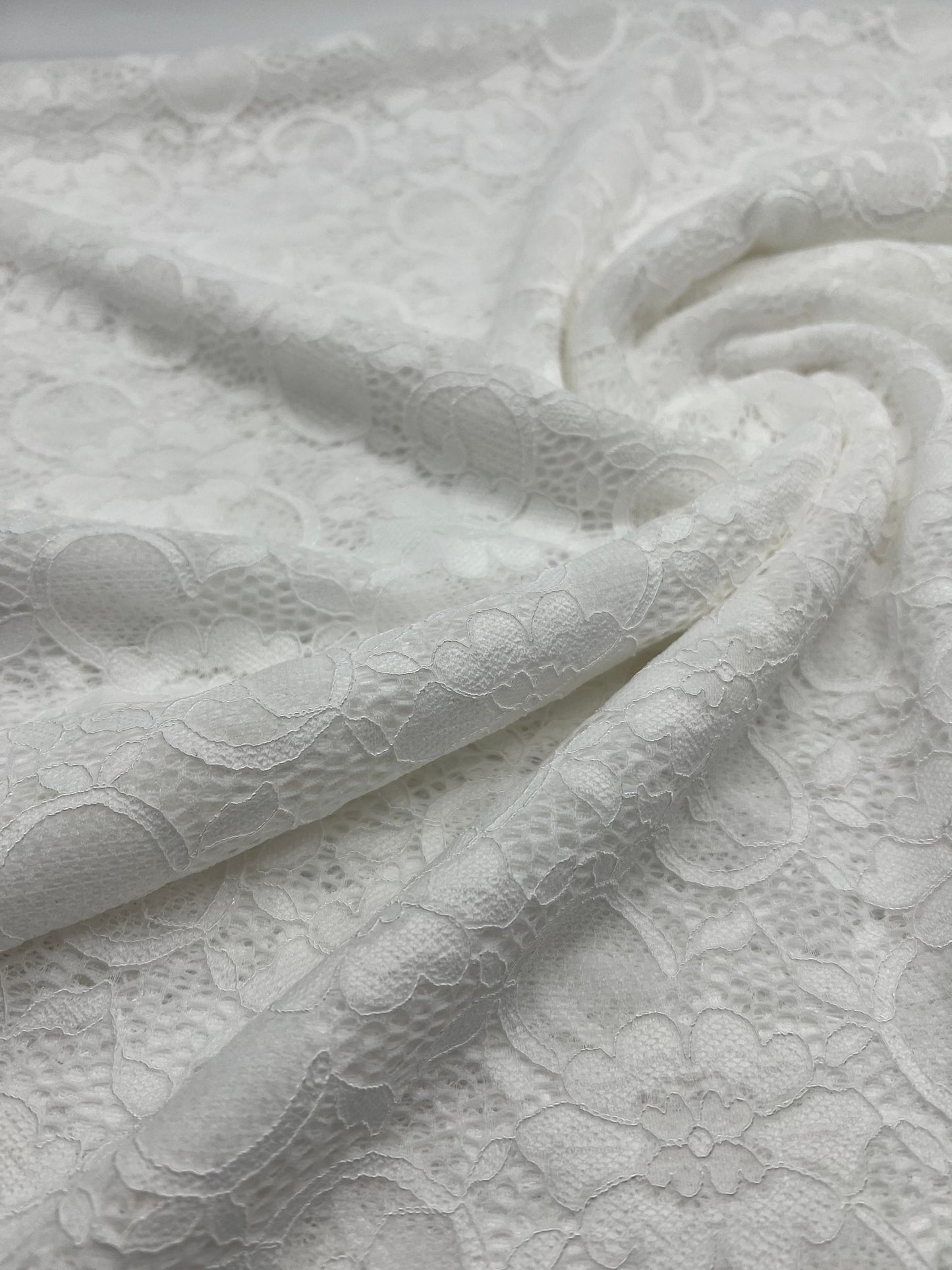 White Flower Scalloped Edge Floral Lace Fabric Stretch - T9 Fabrics