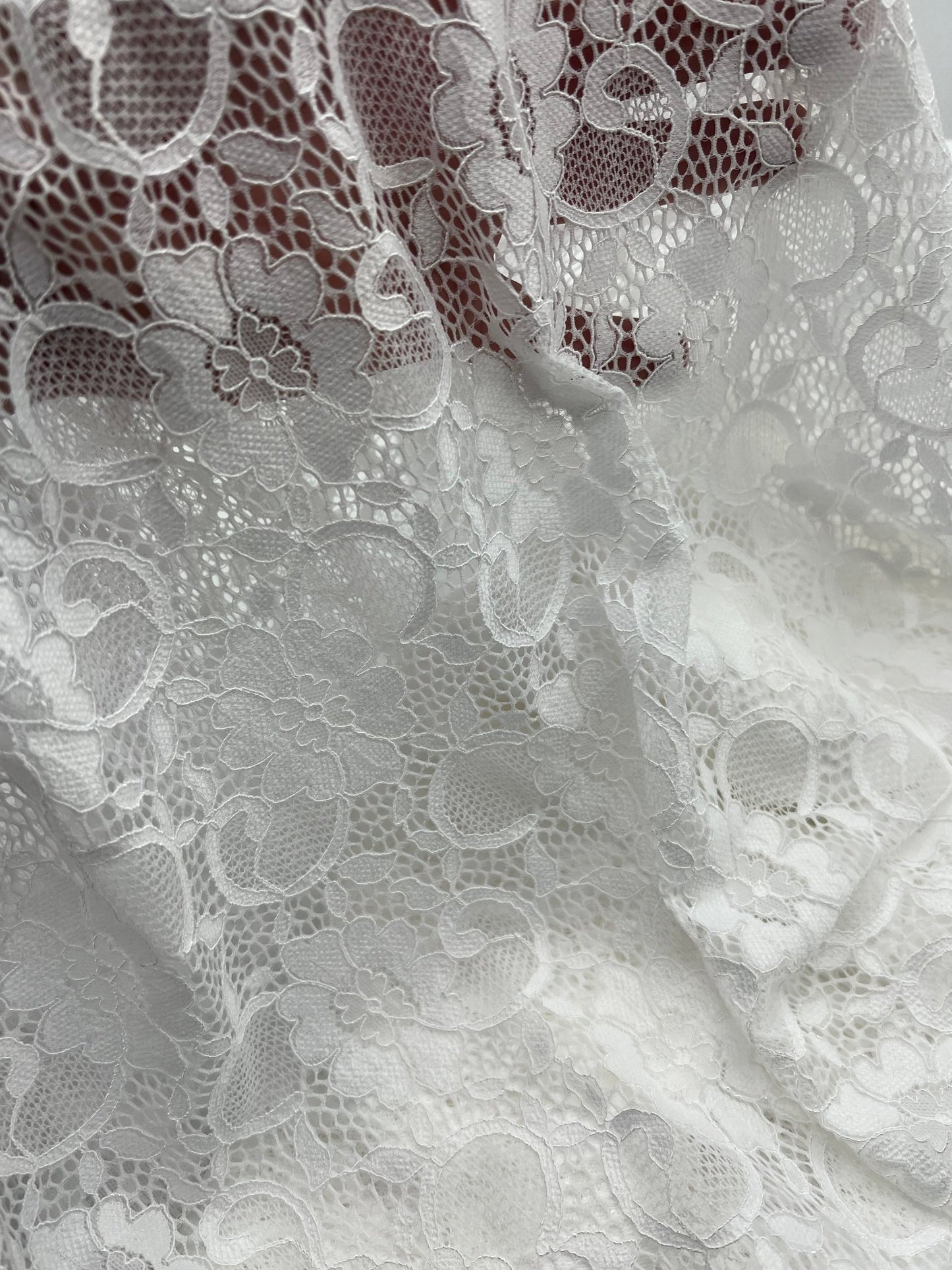 White Flower Scalloped Edge Floral Lace Fabric Stretch - T9 Fabrics