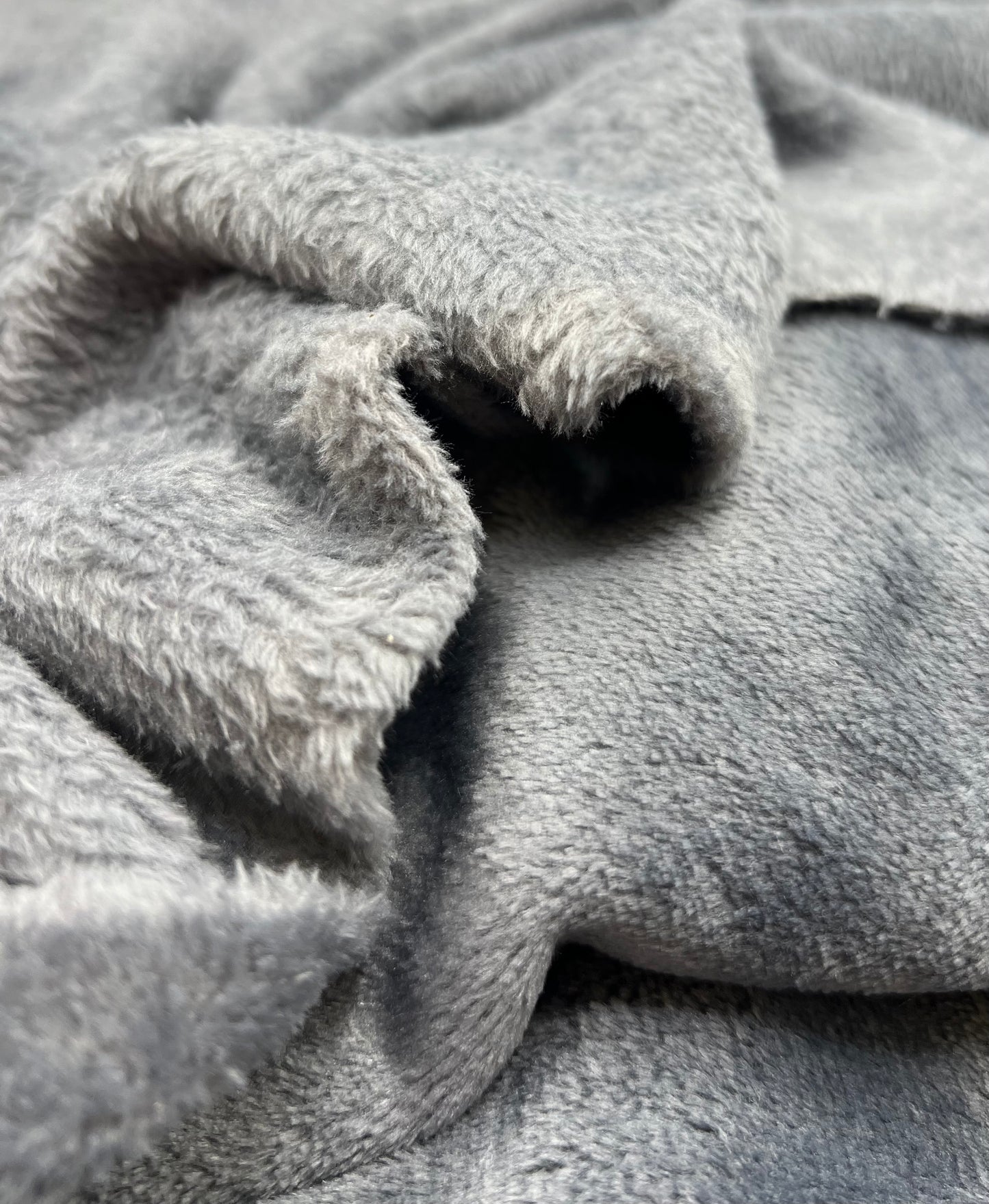 Grey Super Soft Plain Cuddle Fleece Fabric Blanket Loungewear