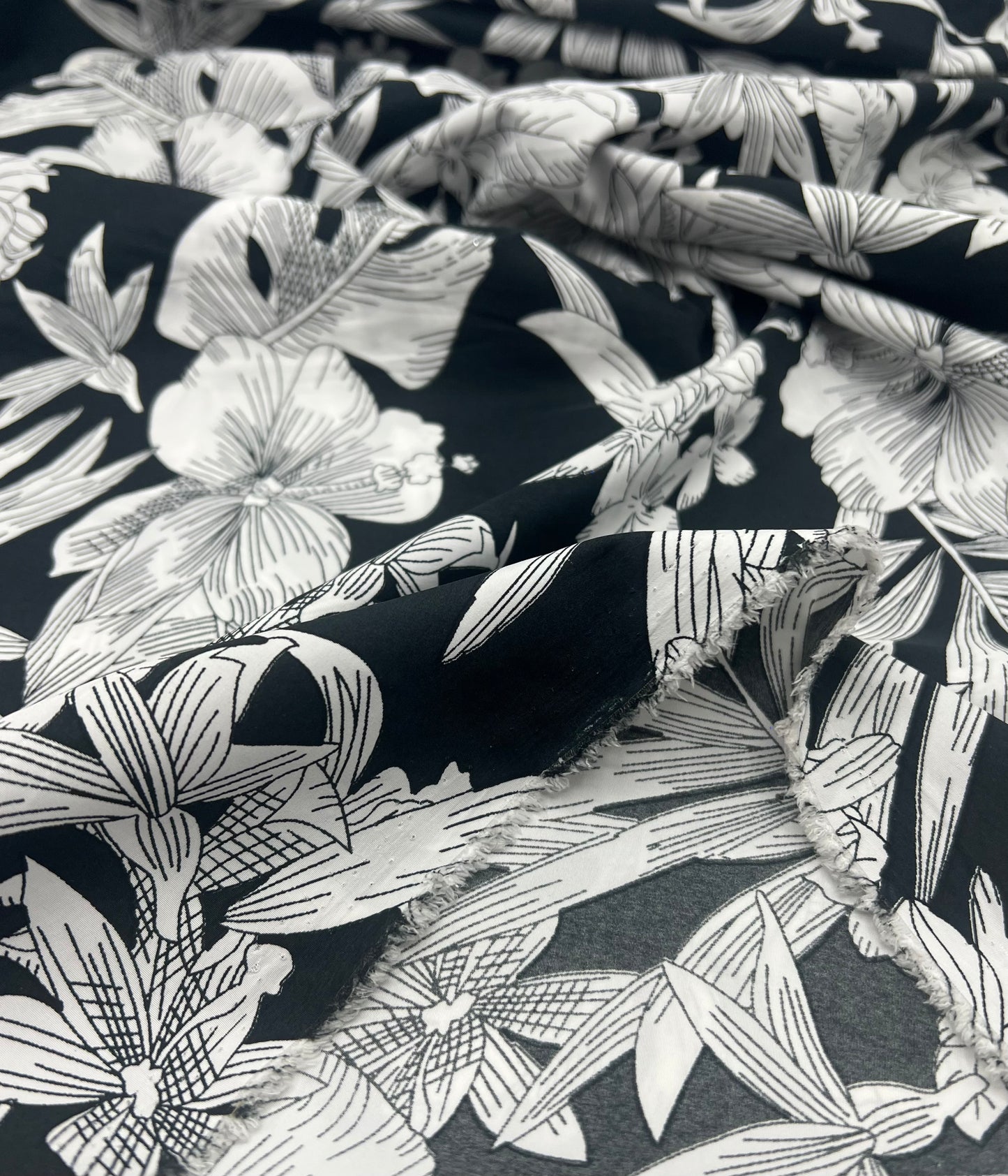 Black White Floral Lightweight Fabric 70GSM Non Stretch