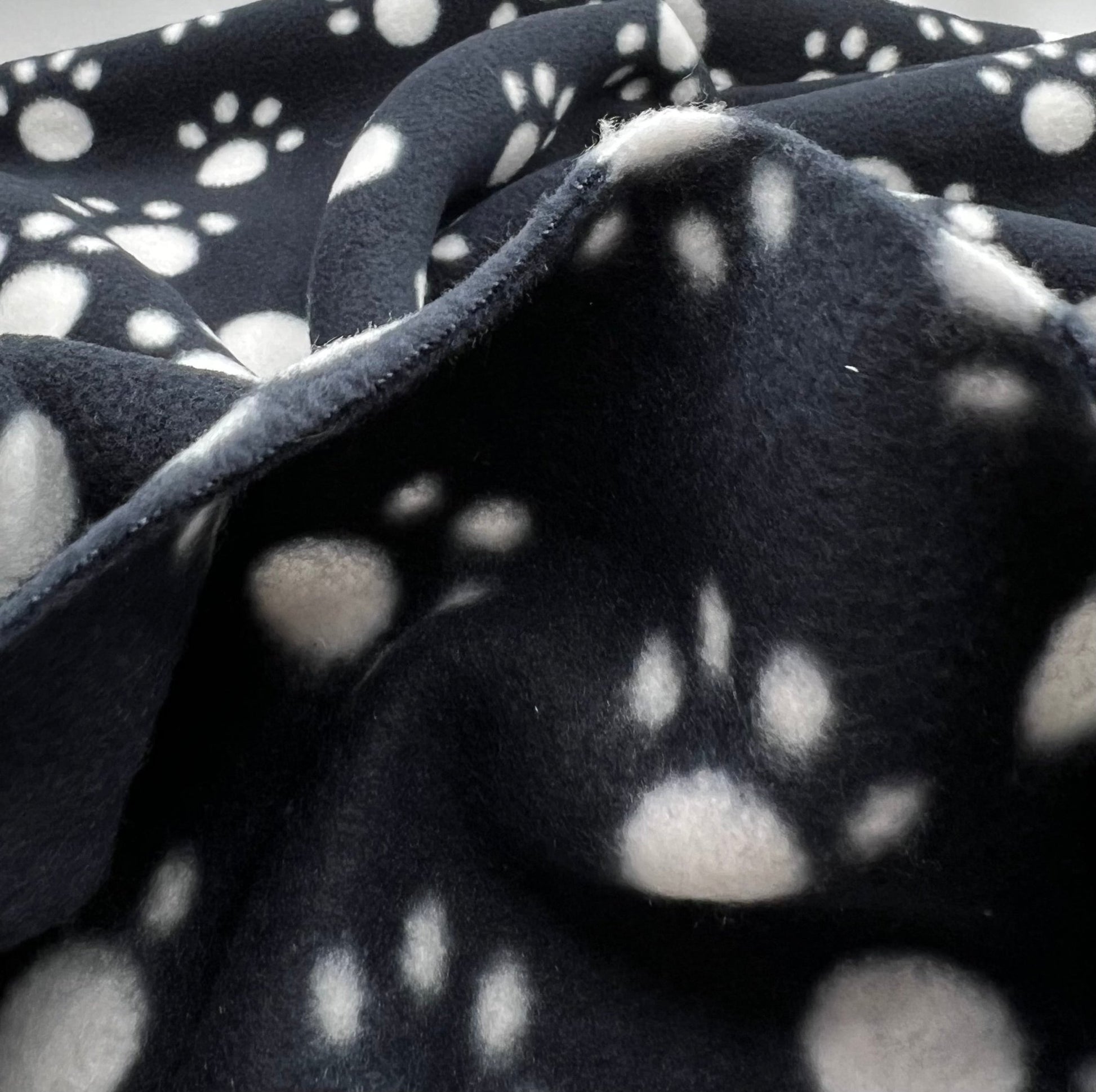 Black Paws Printed Anti - Pil Polar Fleece Fabric Blanket Loungewear - T9 Fabrics
