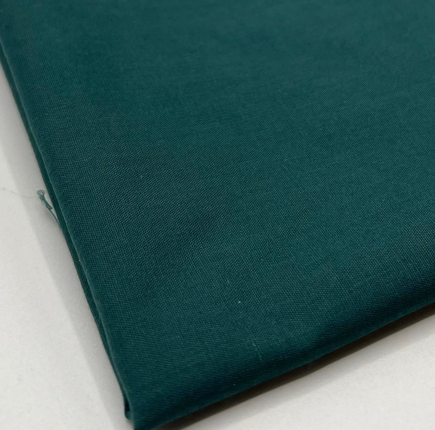 Bottle Green Plain Poly Cotton 105 GSM 80/20 44 Inch Non Stretch - T9 Fabrics
