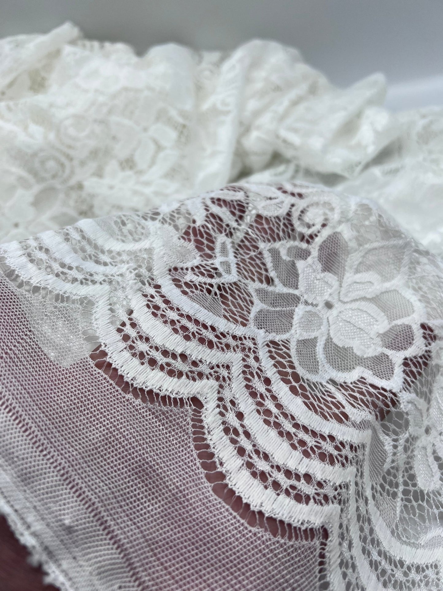 Cream Scalloped Floral Lace Fabric Stretch - T9 Fabrics