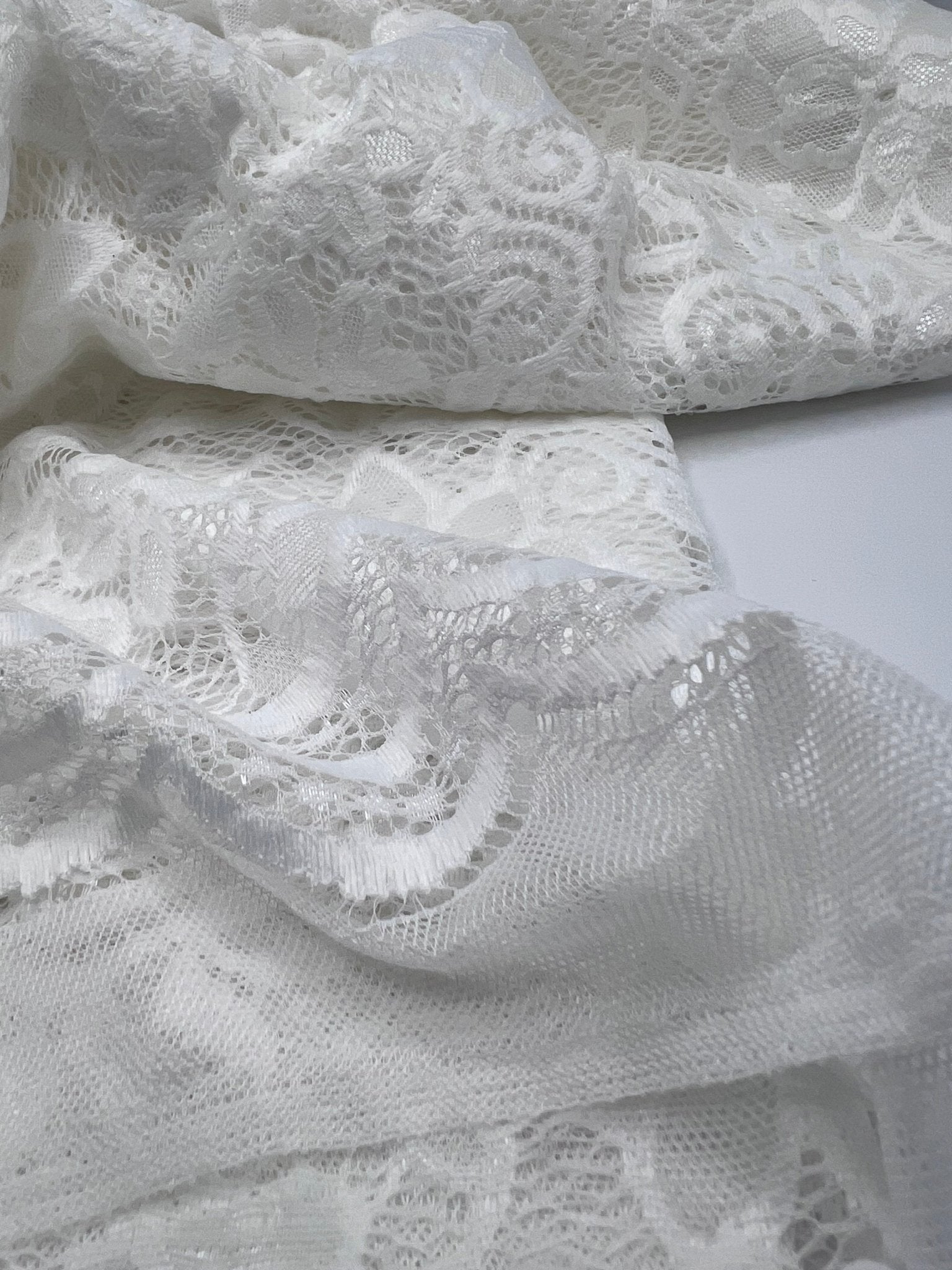 Cream Scalloped Floral Lace Fabric Stretch - T9 Fabrics