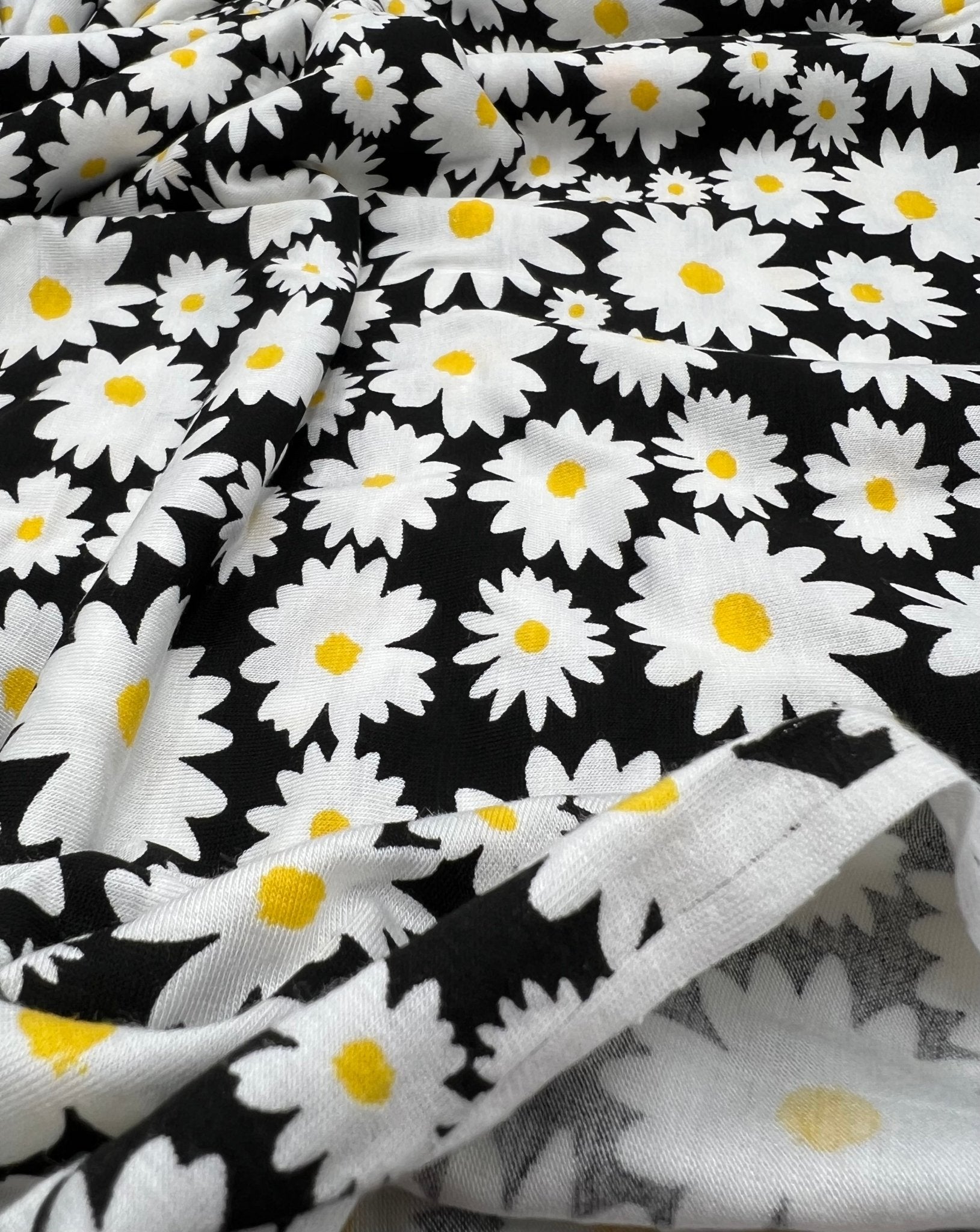 Large Daisy Print Viscose Elastane Fabric - T9 Fabrics