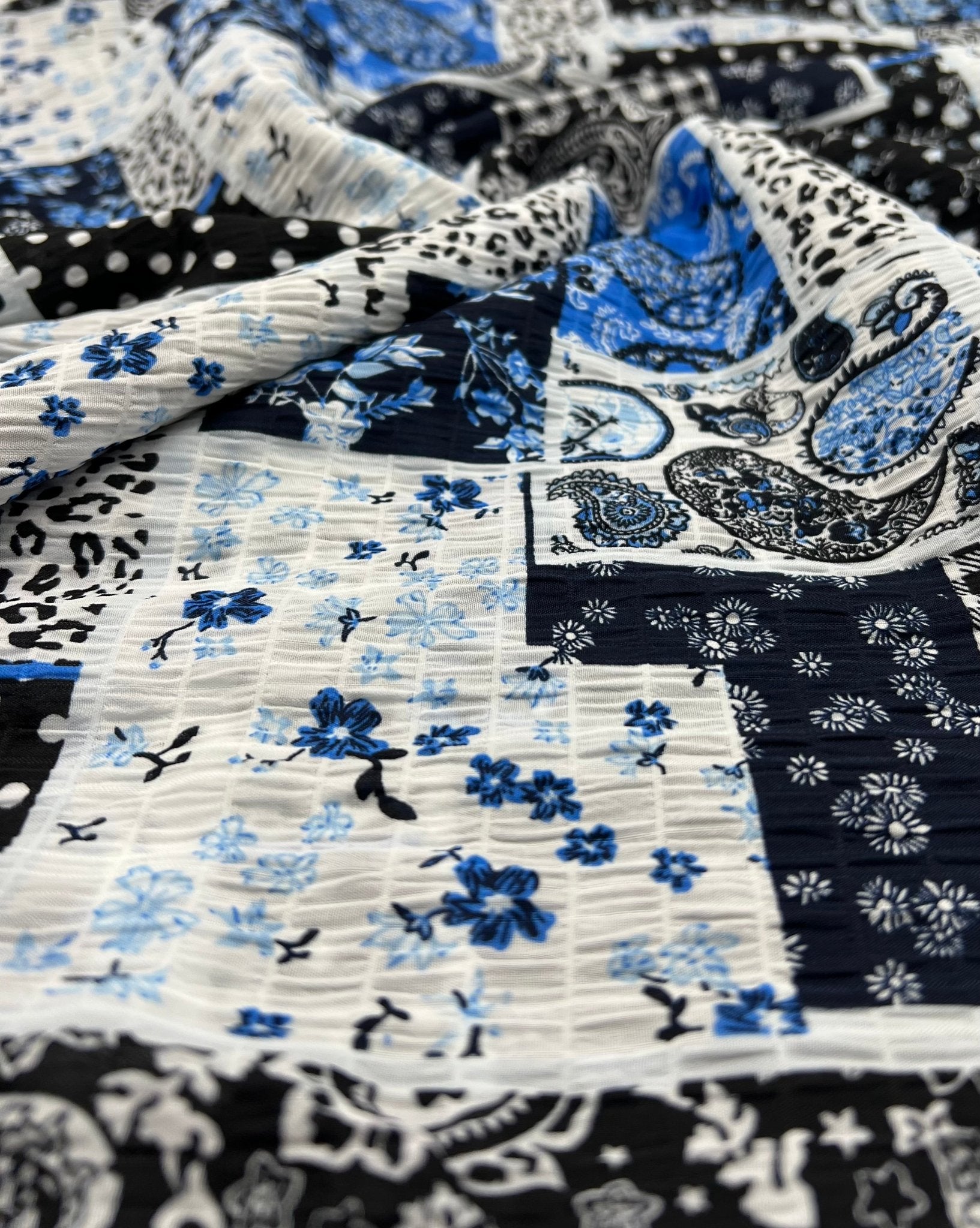 Patterned Lightweight Crinkle Crepe Non Stretch Fabric - T9 Fabrics