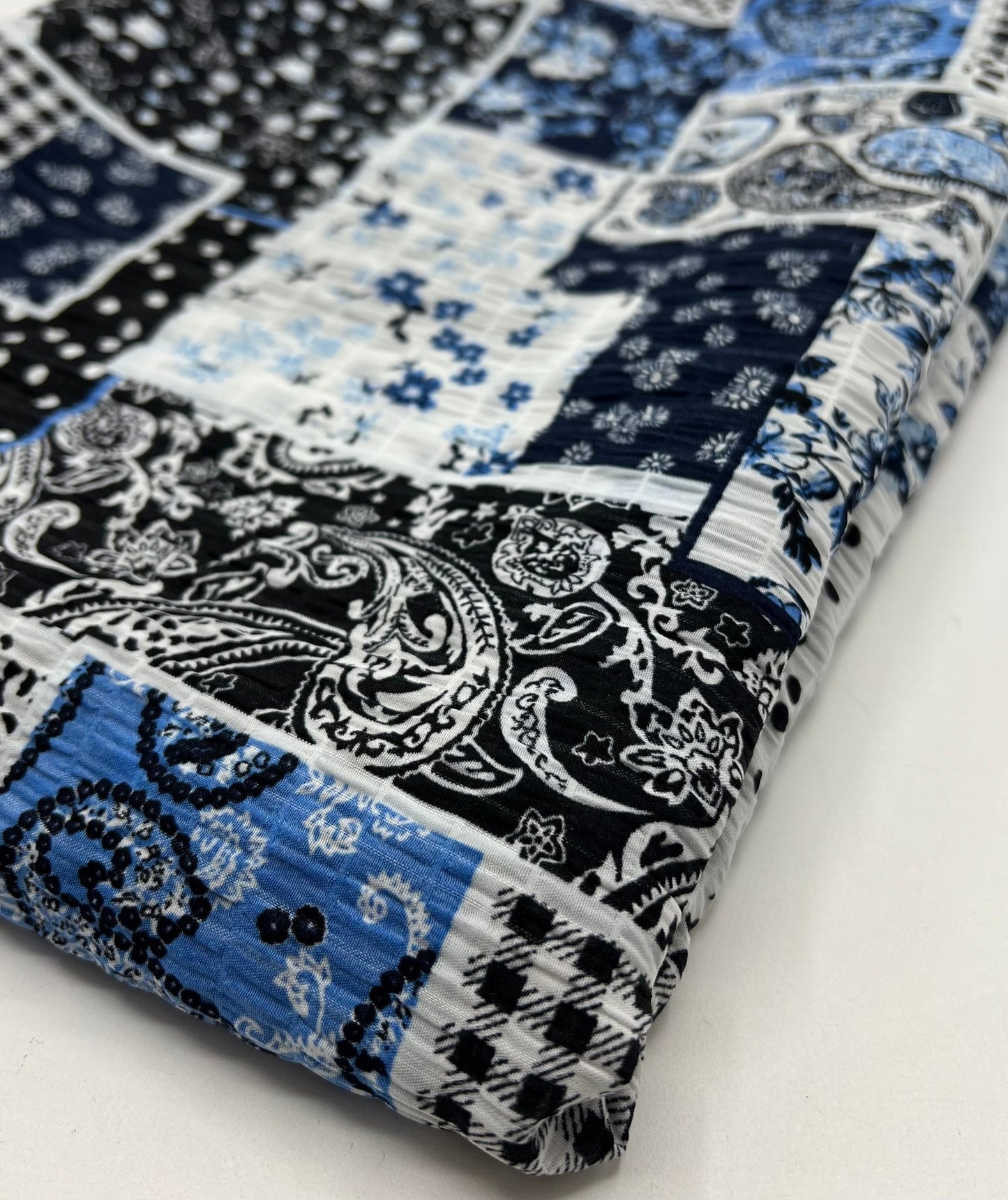 Patterned Lightweight Crinkle Crepe Non Stretch Fabric - T9 Fabrics