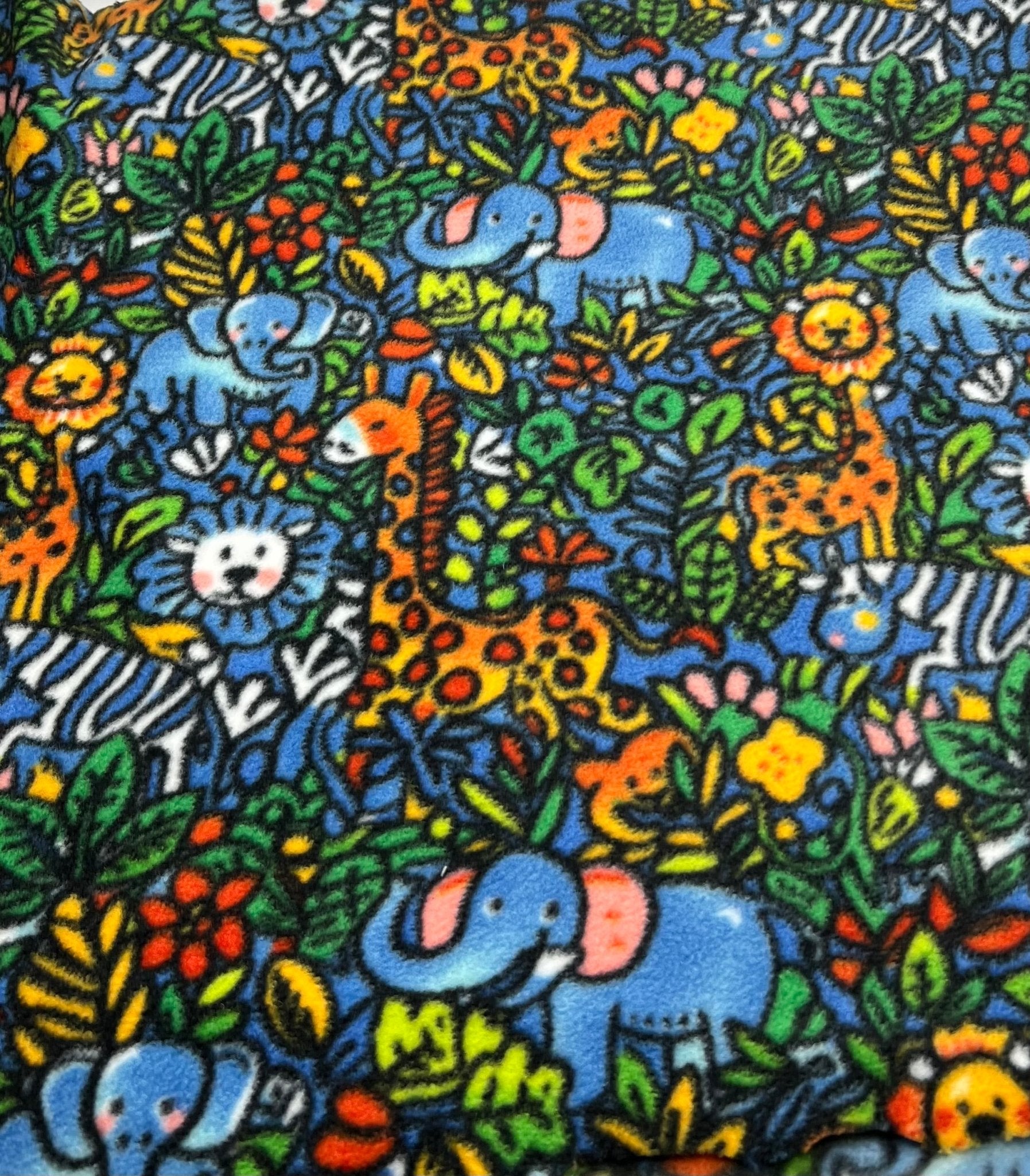 Safari Animals Printed Anti - Pil Polar Fleece Fabric Blanket Loungewear - T9 Fabrics