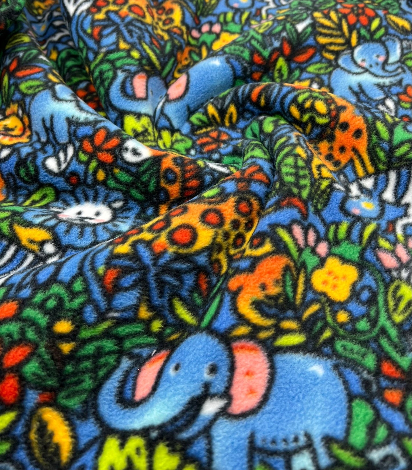 Safari Animals Printed Anti - Pil Polar Fleece Fabric Blanket Loungewear - T9 Fabrics
