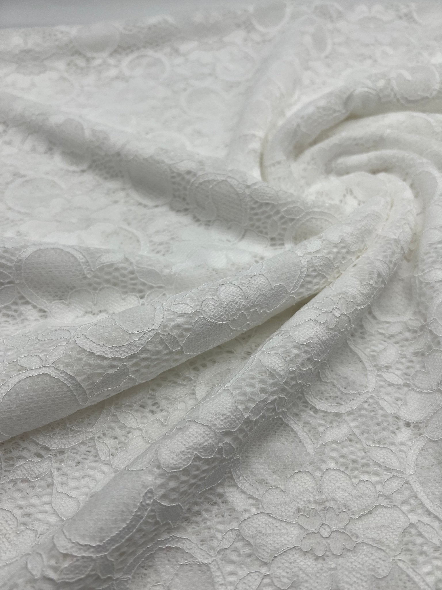 White Flower Scalloped Edge Floral Lace Fabric Stretch - T9 Fabrics