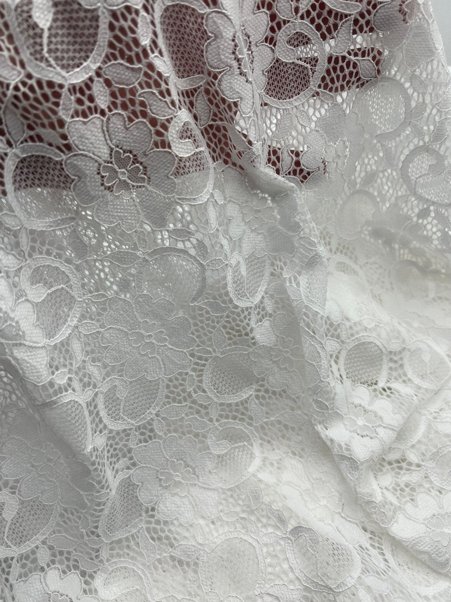 White Flower Scalloped Edge Floral Lace Fabric Stretch - T9 Fabrics