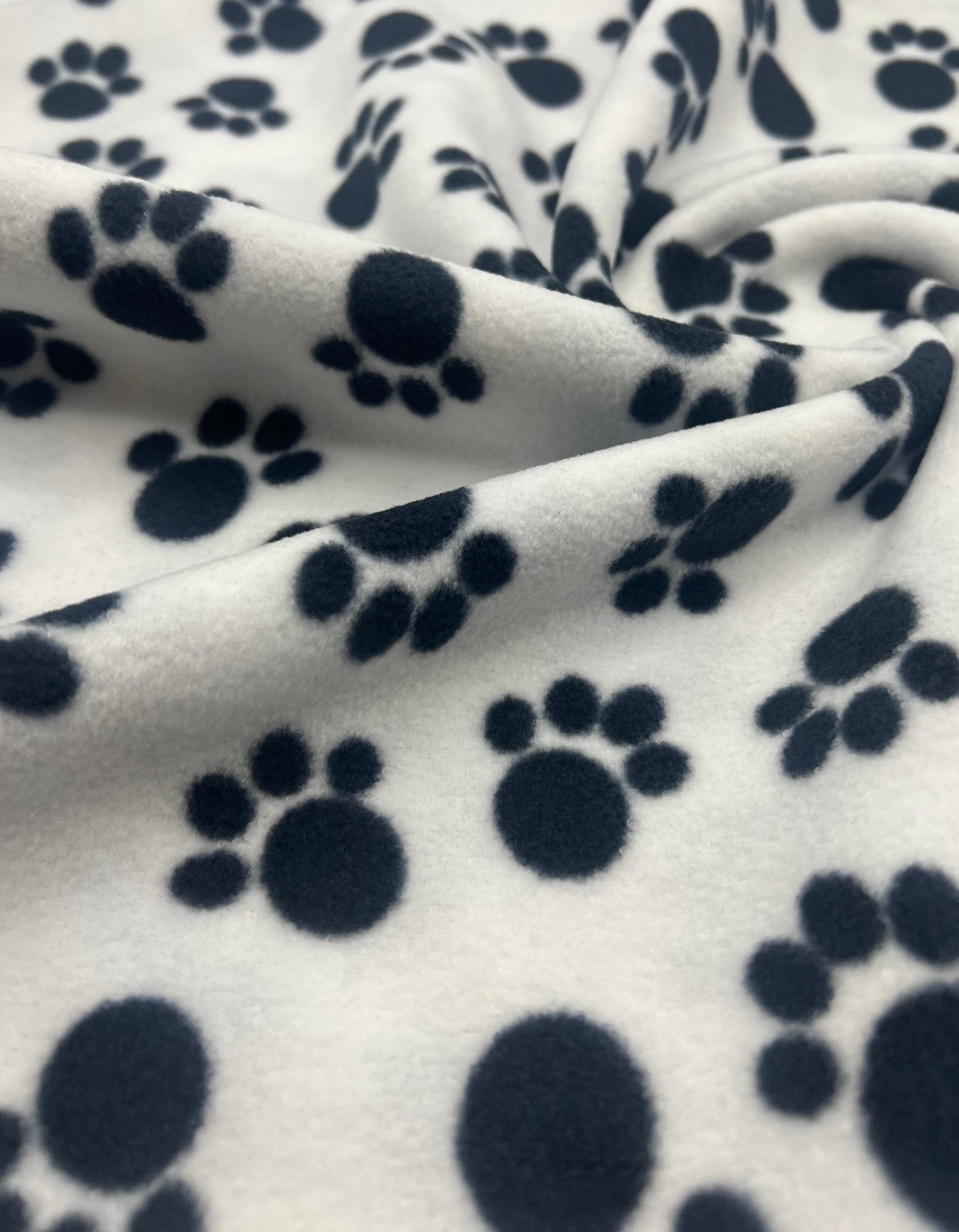 White Paws Printed Anti - Pil Polar Fleece Fabric Blanket Loungewear - T9 Fabrics
