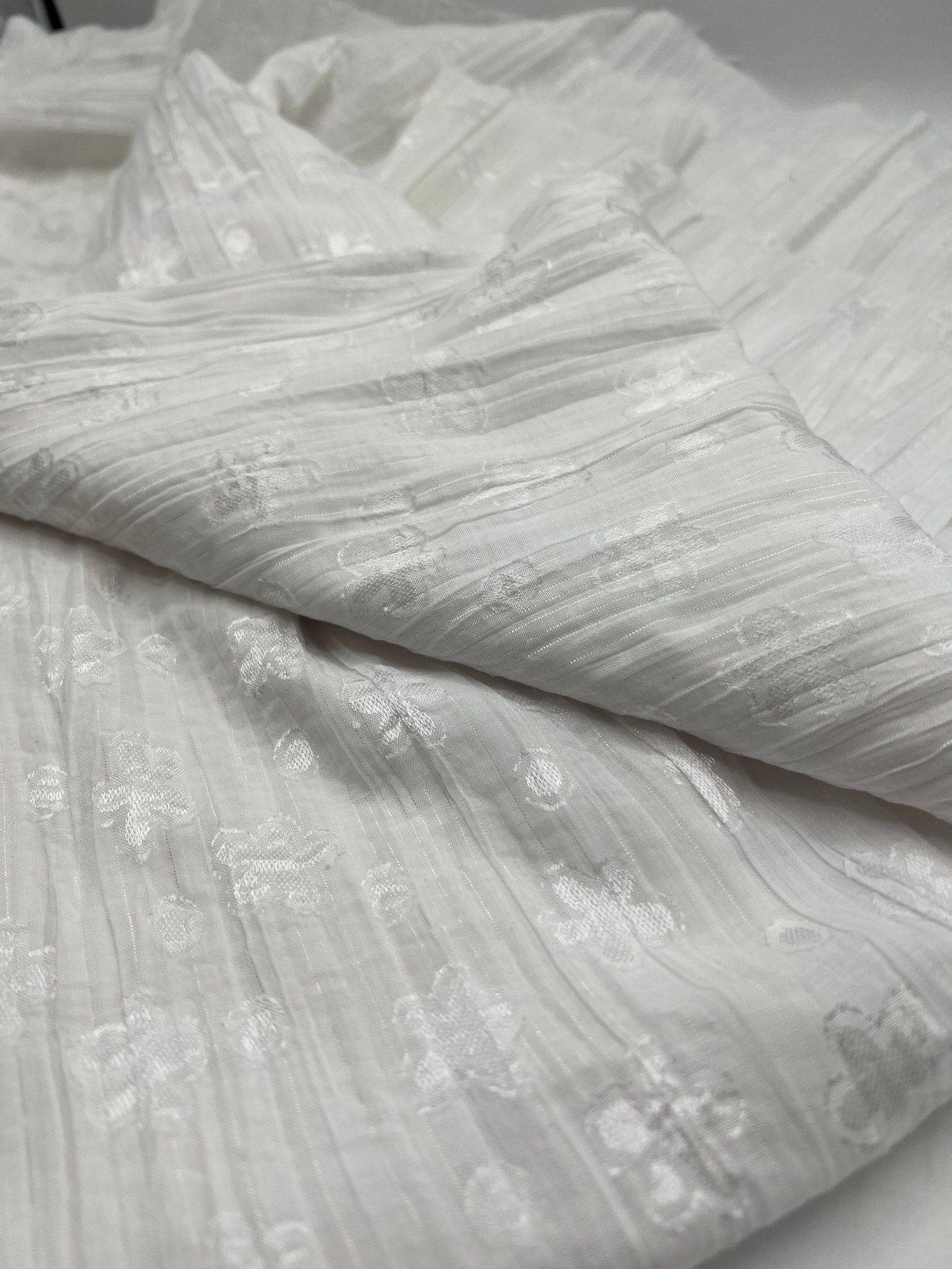 White Shiny Floral Crinkled Lightweight Non Stretch Woven Fabric - T9 Fabrics