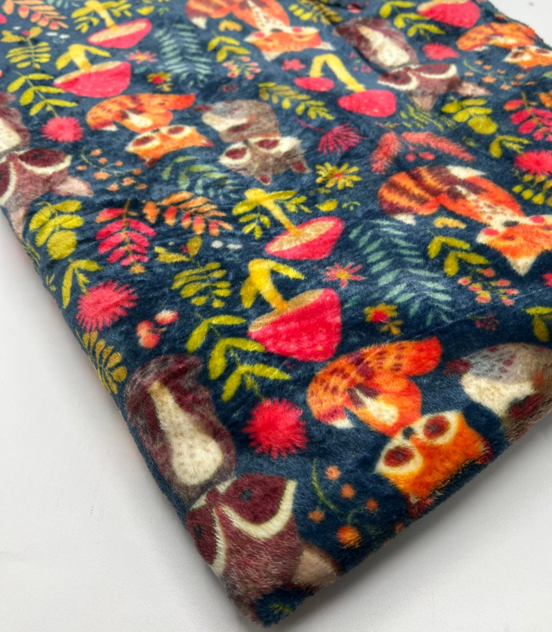 Woodland Animals Cuddle Fleece Fabric Blanket Loungewear - T9 Fabrics